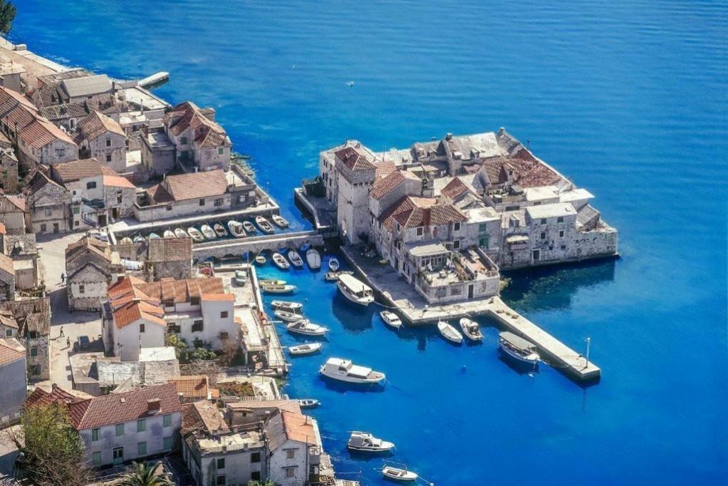Modern Apartment Near Split & Trogir Kaštela Eksteriør bilde
